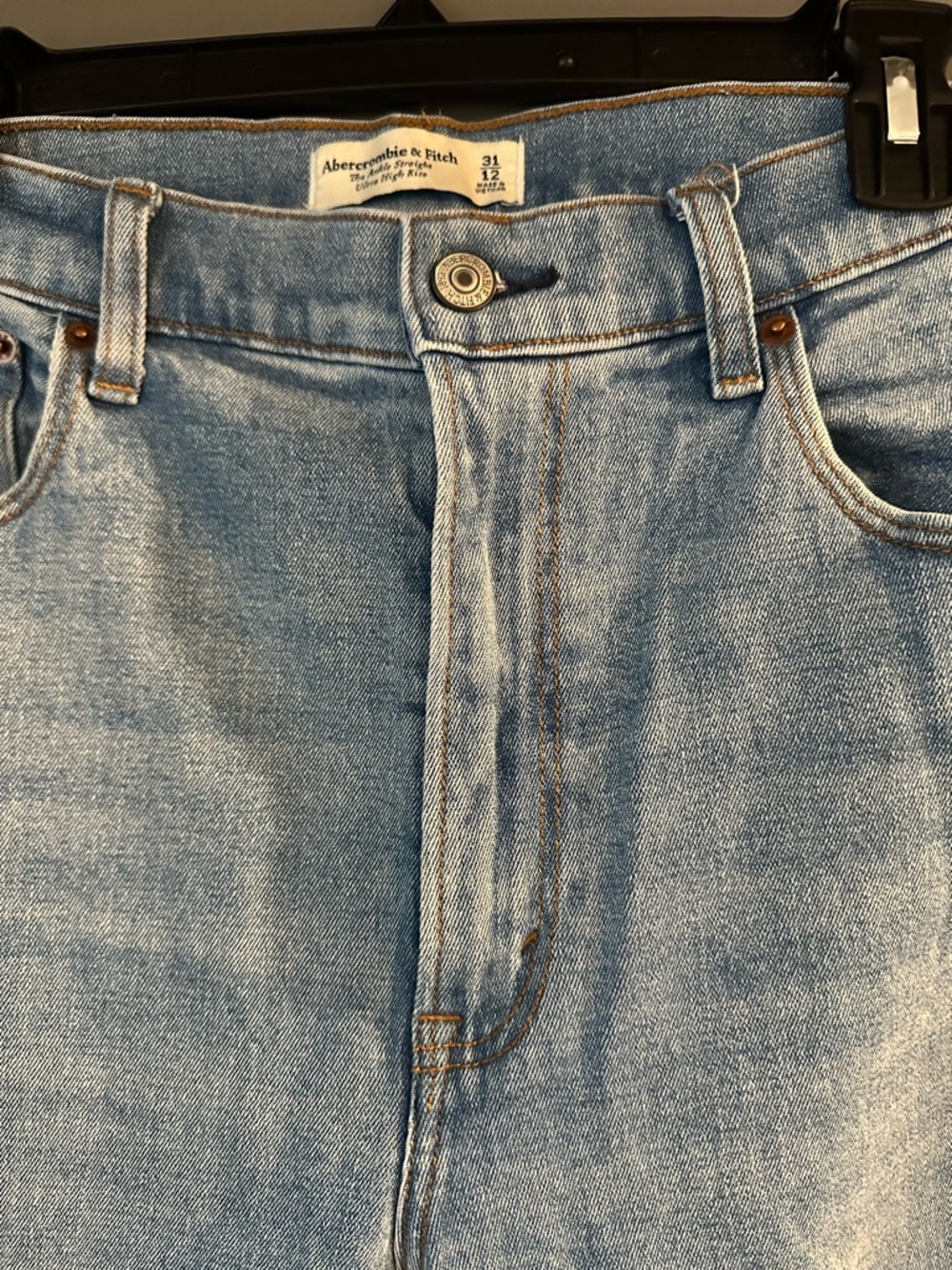 Women’s Abercrombie & Fitch Light BlueAnkle Straight Ultra High Rise Jeans - Picture 4 of 5